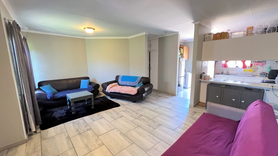 2 Bedroom Property for Sale in Langenhovenpark Free State